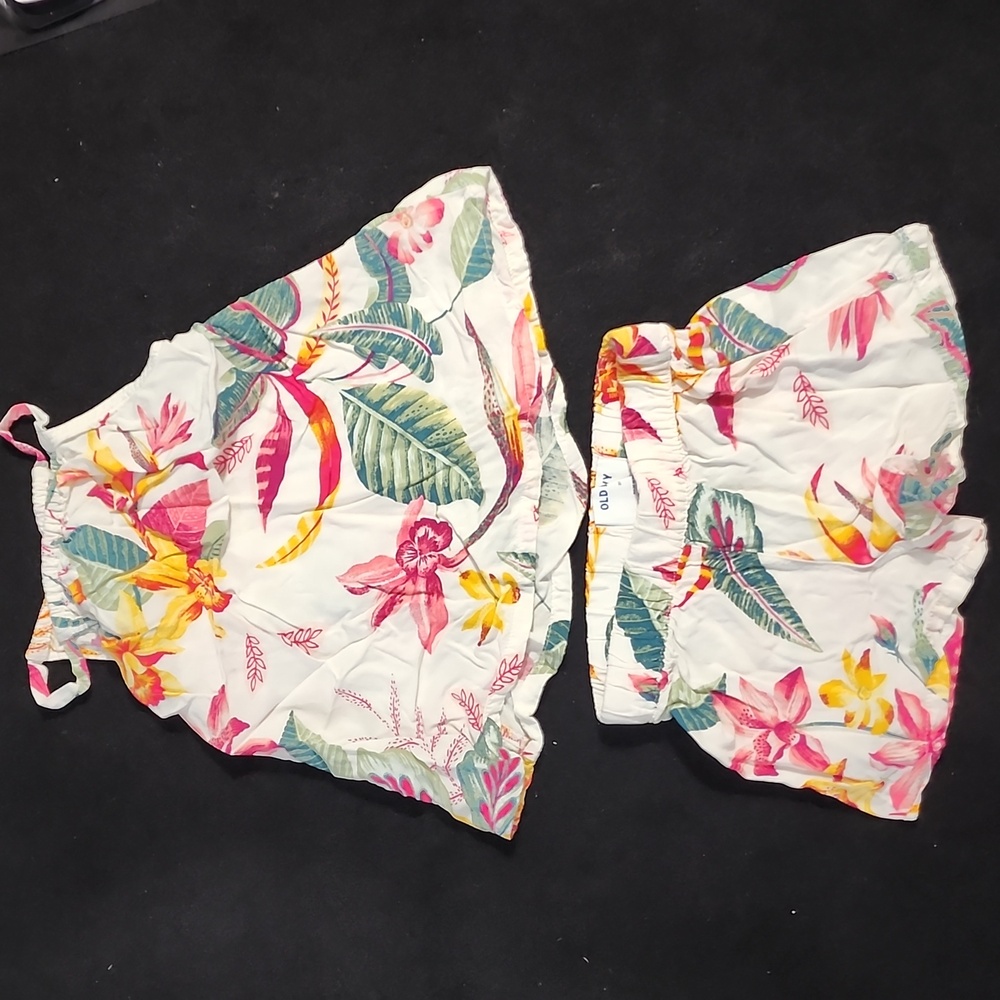 Gap kids Tropical Floral Ruffle Strap Tank Top And Shorts Set